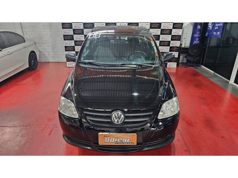 VOLKSWAGEN - FOX - 2007/2008 - Preta - R$ 20.900,00