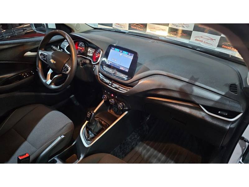 CHEVROLET - ONIX - 2023/2023 - Branca - R$ 71.900,00