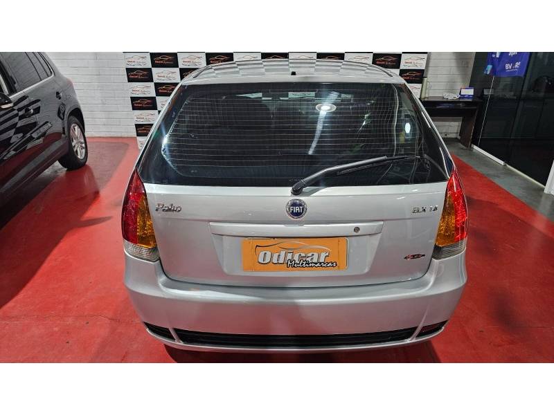 FIAT - PALIO - 2005/2006 - Prata - R$ 25.900,00