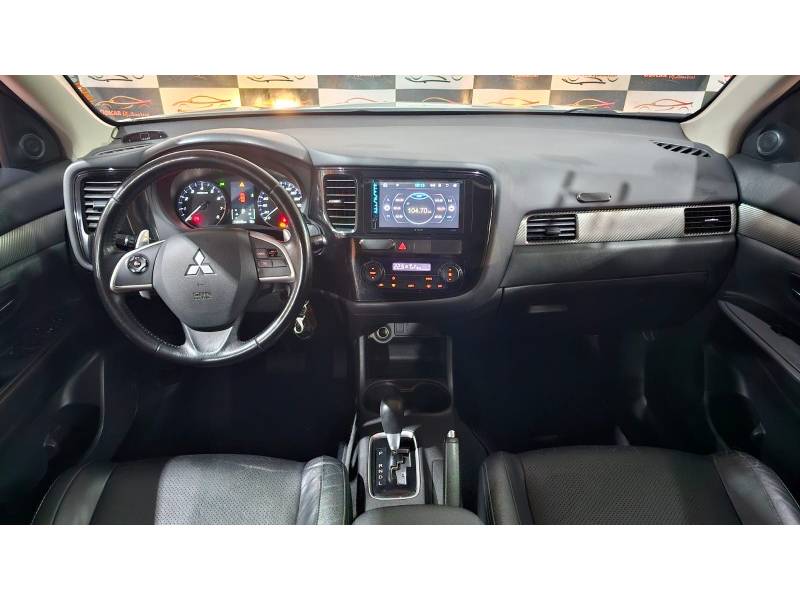 MITSUBISHI - OUTLANDER - 2013/2014 - Branca - R$ 70.900,00