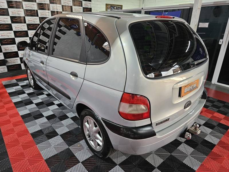 RENAULT - SCÉNIC - 2003/2003 - Prata - R$ 15.900,00