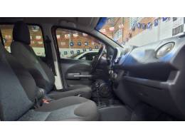 FIAT - UNO - 2010/2011 - Vermelha - R$ 32.900,00