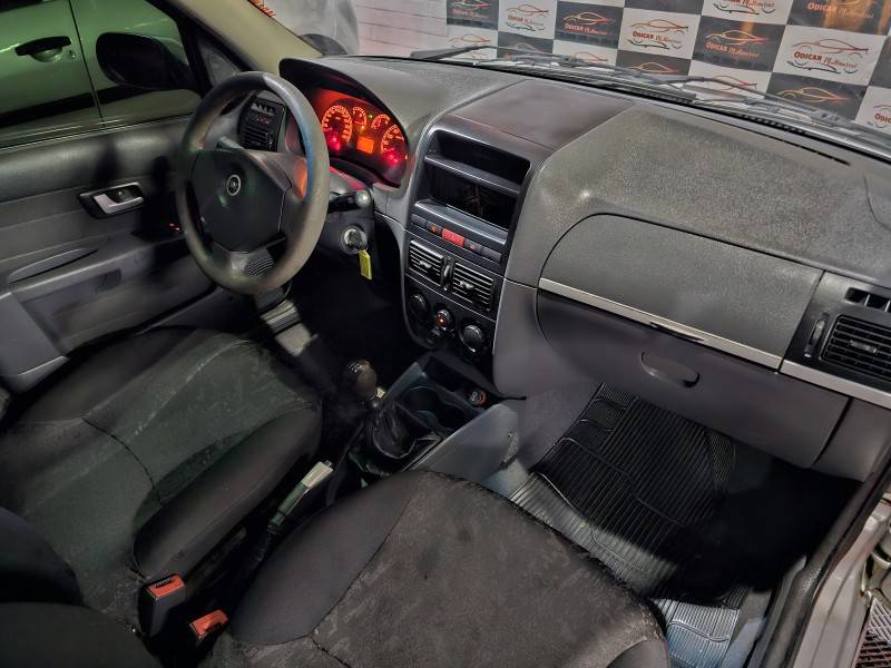 FIAT - PALIO - 2006/2006 - Prata - R$ 27.900,00