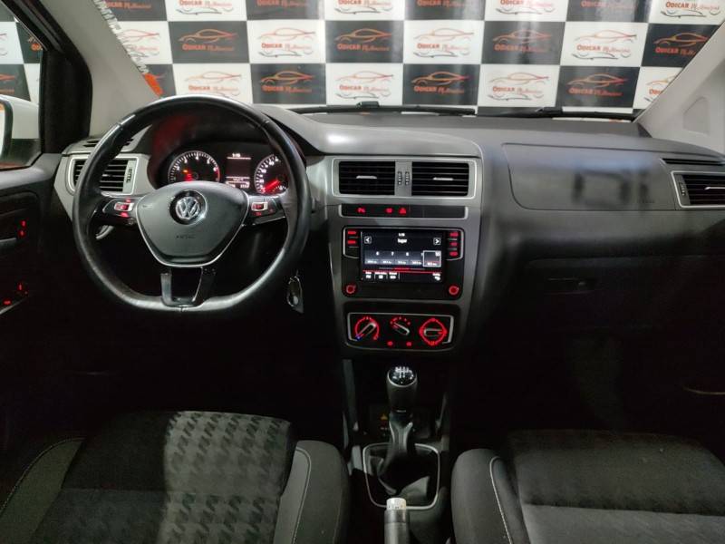 VOLKSWAGEN - FOX - 2017/2018 - Branca - R$ 52.900,00