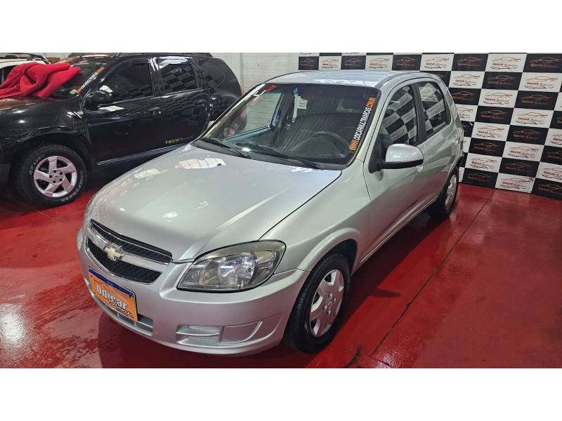 CHEVROLET - CELTA - 2013/2014 - Prata - R$ 34.900,00
