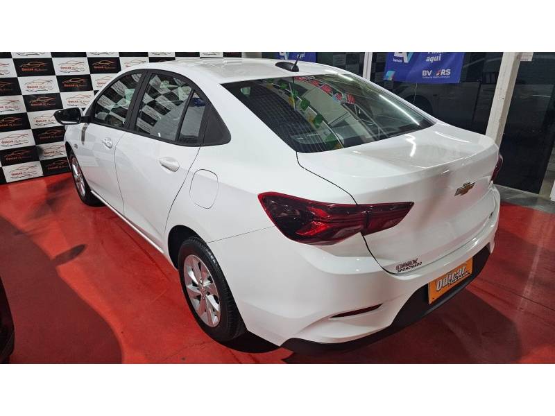 CHEVROLET - ONIX - 2023/2023 - Branca - R$ 71.900,00