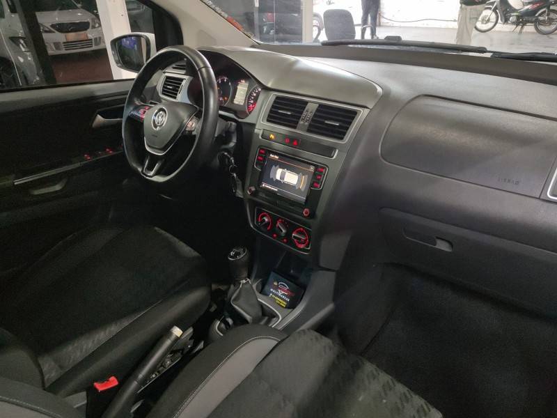 VOLKSWAGEN - FOX - 2017/2018 - Branca - R$ 52.900,00