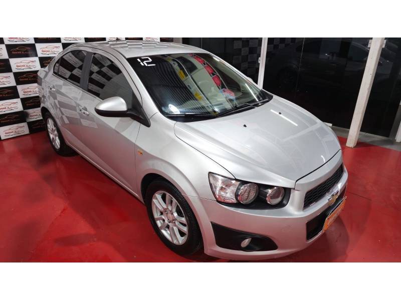 CHEVROLET - SONIC - 2012/2012 - Prata - R$ 42.900,00