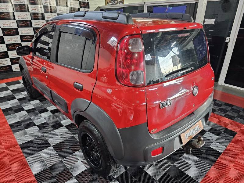 FIAT - UNO - 2011/2012 - Vermelha - R$ 30.900,00