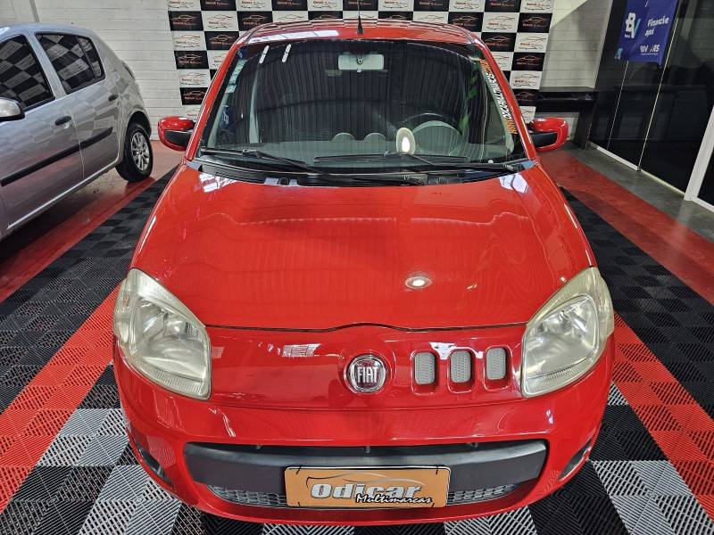 FIAT - UNO - 2010/2011 - Vermelha - R$ 32.900,00