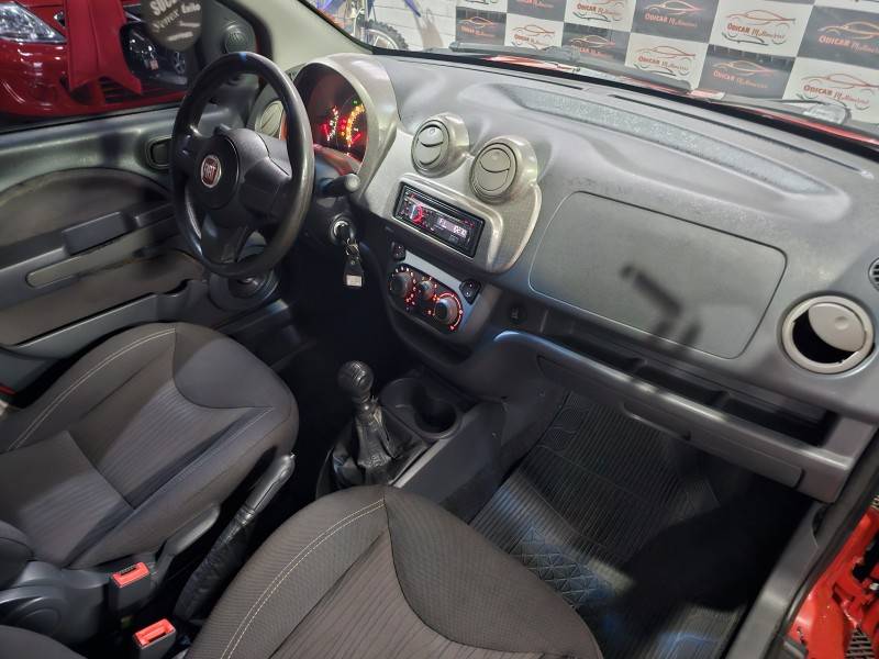 FIAT - UNO - 2011/2012 - Vermelha - R$ 32.900,00