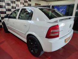 CHEVROLET - ASTRA - 2004/2005 - Branca - R$ 31.900,00