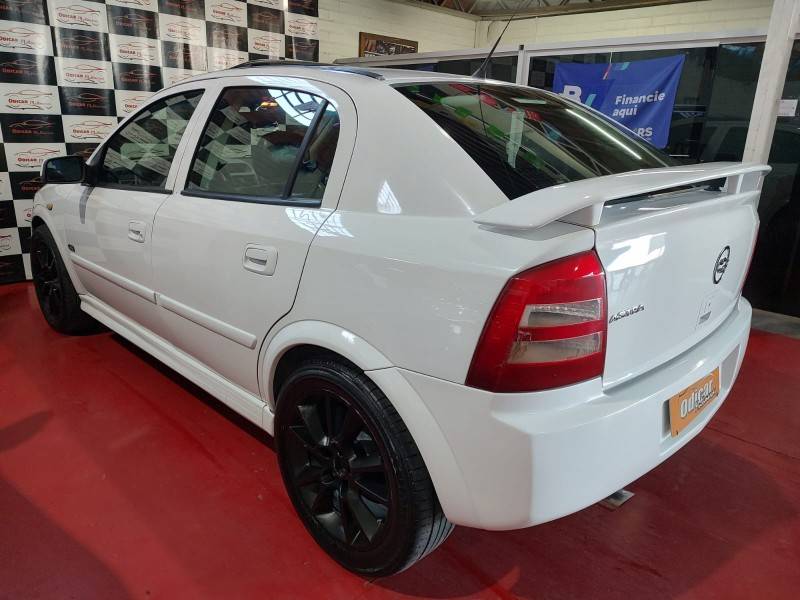 CHEVROLET - ASTRA - 2004/2005 - Branca - R$ 31.900,00