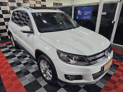 VOLKSWAGEN - TIGUAN - 2013/2014 - Branca - R$ 69.900,00