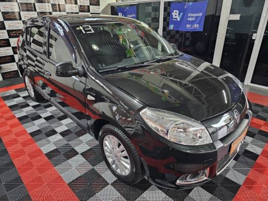 RENAULT - SANDERO - 2012/2013 - Preta - R$ 39.900,00