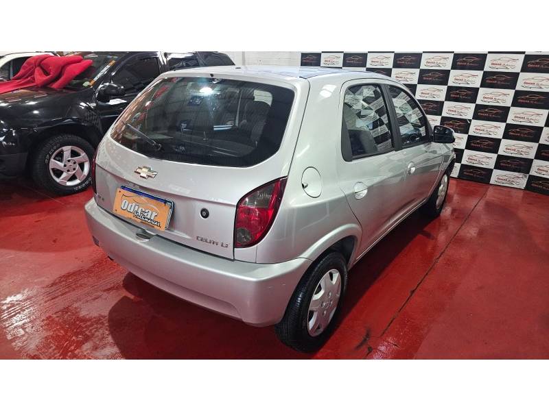 CHEVROLET - CELTA - 2013/2014 - Prata - R$ 34.900,00