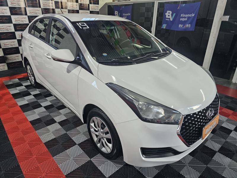 HYUNDAI - HB20S - 2019/2019 - Branca - R$ 61.900,00