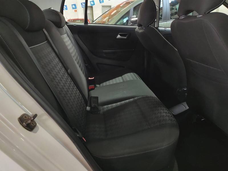 VOLKSWAGEN - FOX - 2017/2018 - Branca - R$ 52.900,00