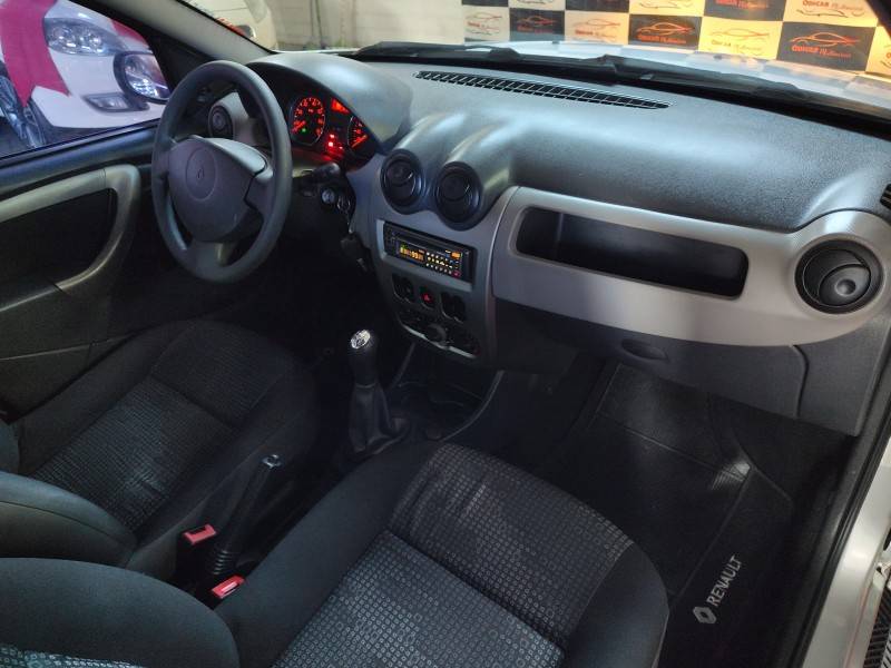 RENAULT - SANDERO - 2008/2009 - Prata - R$ 25.900,00