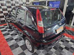 FORD - FIESTA - 2005/2005 - Preta - R$ 21.900,00
