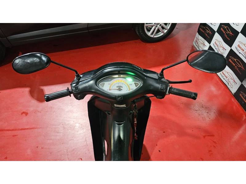 HONDA - BIZ 100 - 2001/2001 - Preta - R$ 6.900,00