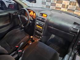 CHEVROLET - ASTRA - 2010/2011 - Preta - R$ 39.900,00