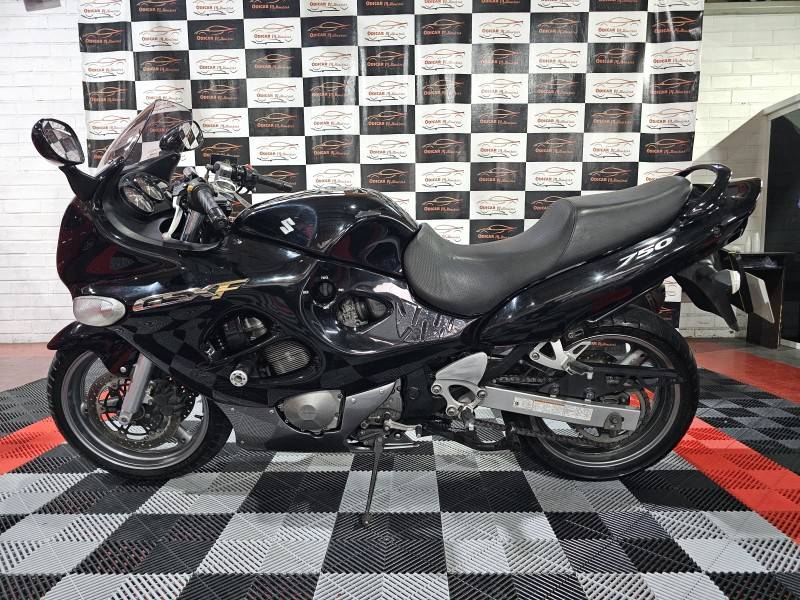 SUZUKI - GSX - 2008/2008 - Preta - R$ 25.900,00