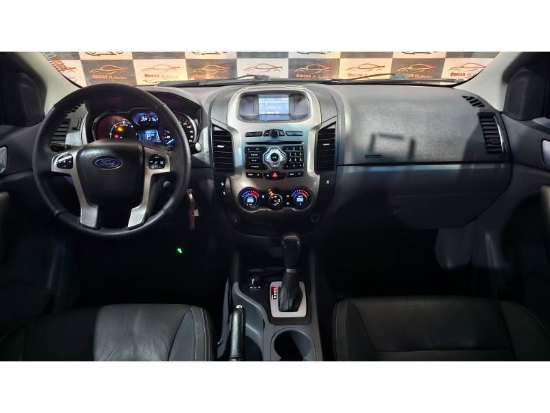 FORD - RANGER - 2012/2013 - Preta - R$ 105.900,00