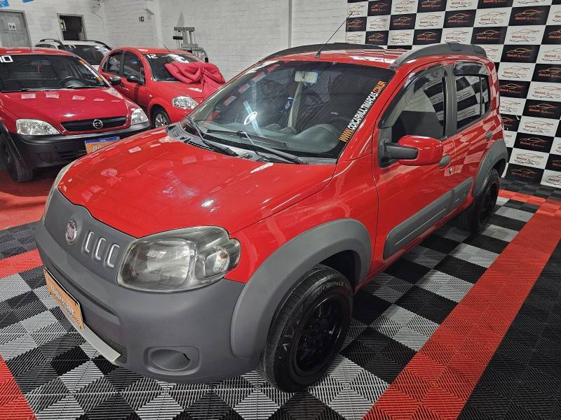 FIAT - UNO - 2011/2012 - Vermelha - R$ 32.900,00