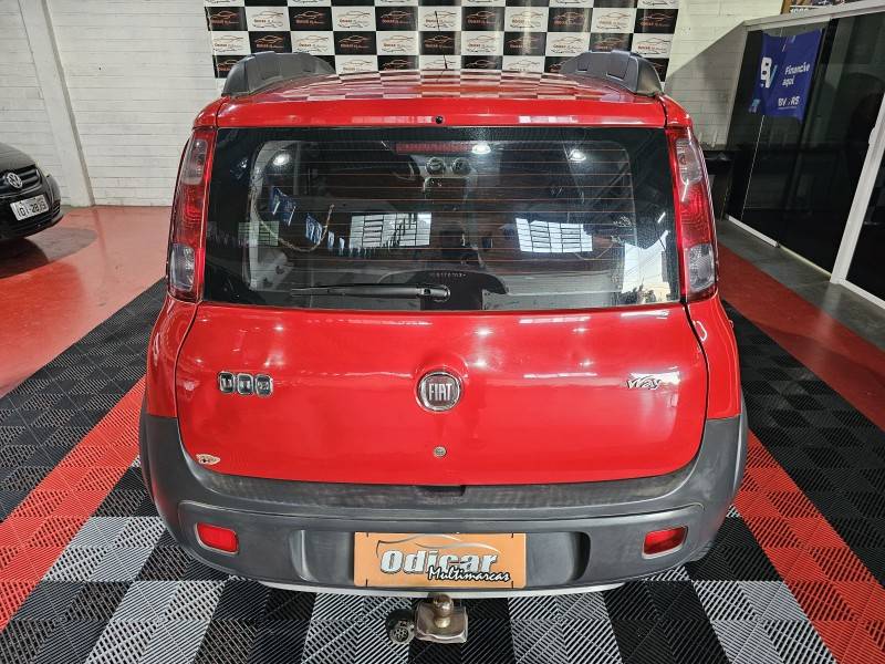 FIAT - UNO - 2011/2012 - Vermelha - R$ 30.900,00