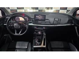 AUDI - Q5 - 2017/2018 - Azul - Sob Consulta