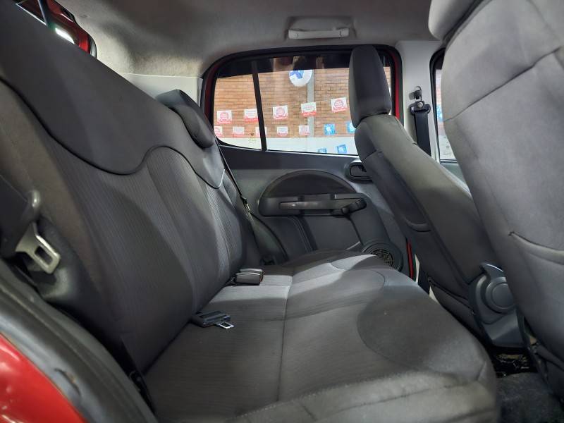 FIAT - UNO - 2011/2012 - Vermelha - R$ 30.900,00