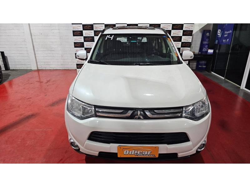 MITSUBISHI - OUTLANDER - 2013/2014 - Branca - R$ 70.900,00