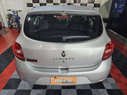 RENAULT - SANDERO - 2015/2016 - Prata - R$ 39.900,00