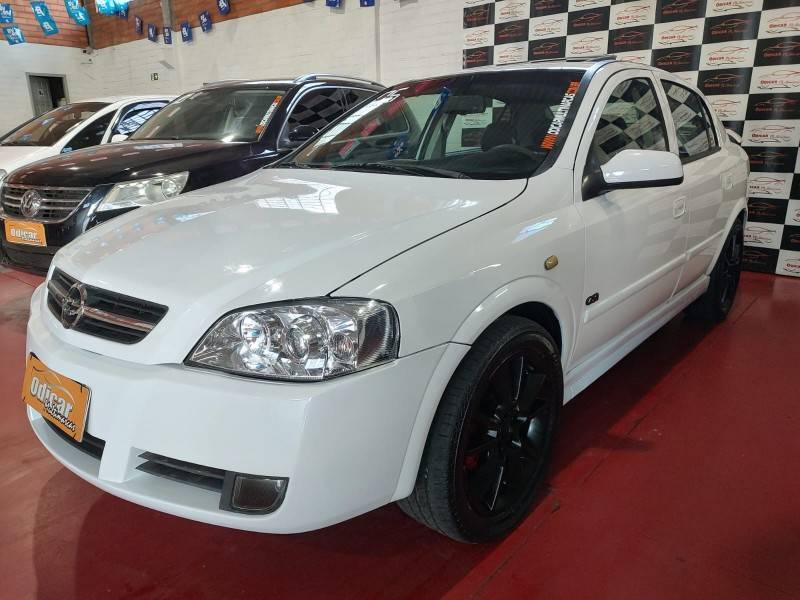 CHEVROLET - ASTRA - 2004/2005 - Branca - R$ 31.900,00