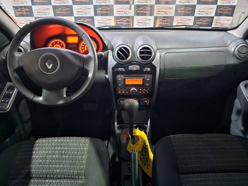 RENAULT - SANDERO - 2012/2013 - Preta - R$ 39.900,00