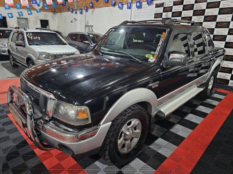 FORD - RANGER - 2006/2007 - Preta - R$ 57.900,00