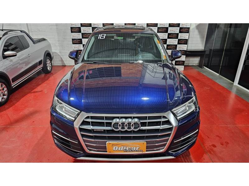 AUDI - Q5 - 2017/2018 - Azul - Sob Consulta