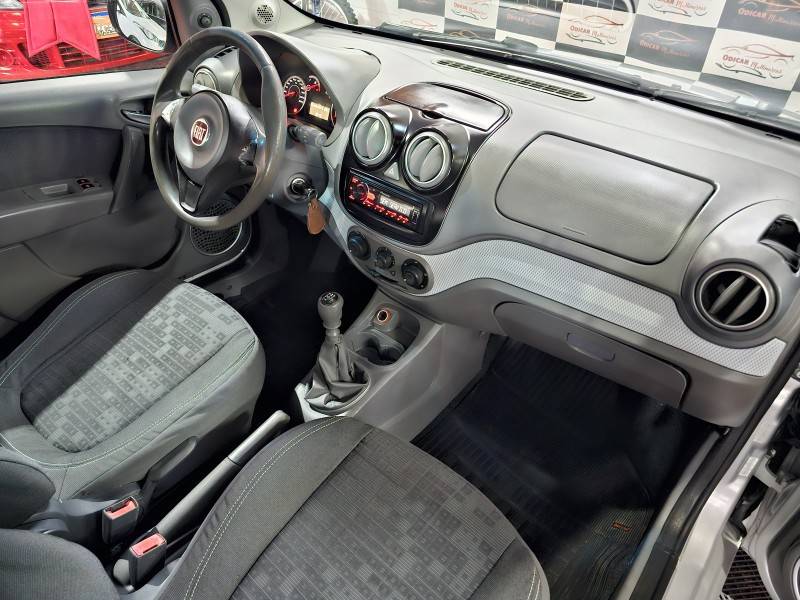 FIAT - PALIO - 2011/2012 - Prata - R$ 34.900,00