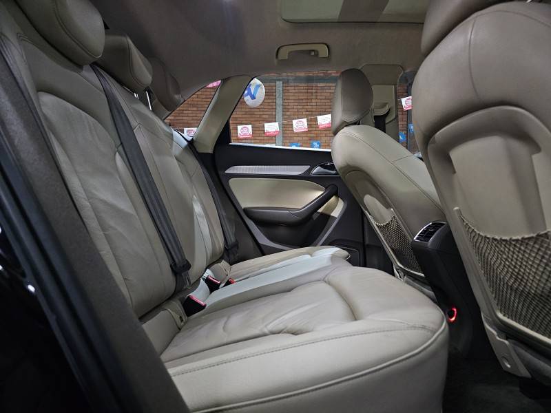 AUDI - Q3 - 2014/2015 - Preta - R$ 91.900,00