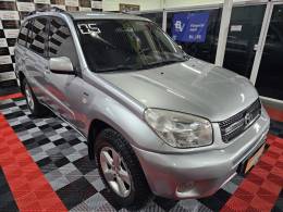 TOYOTA - RAV4 - 2004/2005 - Prata - R$ 45.900,00