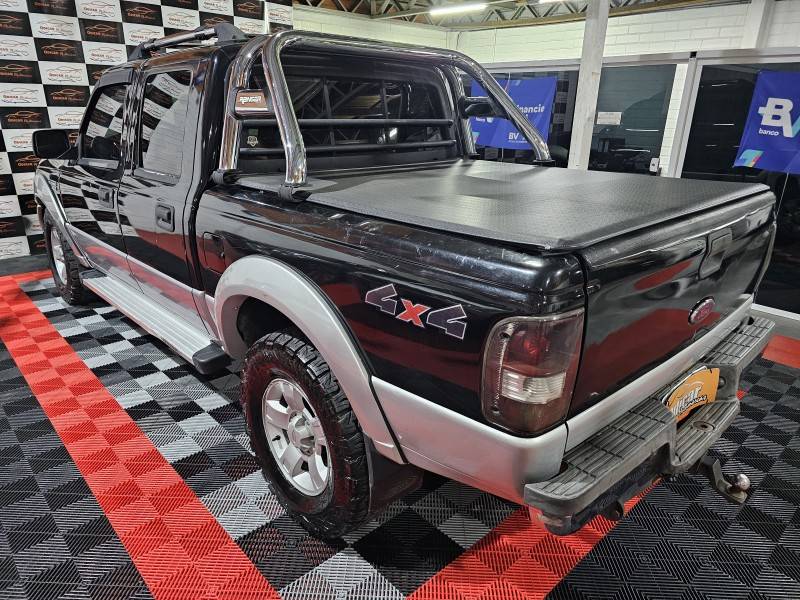 FORD - RANGER - 2006/2007 - Preta - R$ 57.900,00
