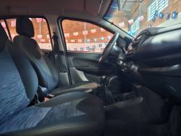 FIAT - UNO - 2017/2017 - Prata - R$ 42.900,00