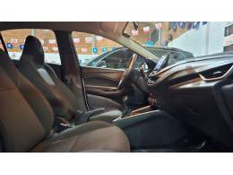 CHEVROLET - ONIX - 2023/2023 - Branca - R$ 71.900,00