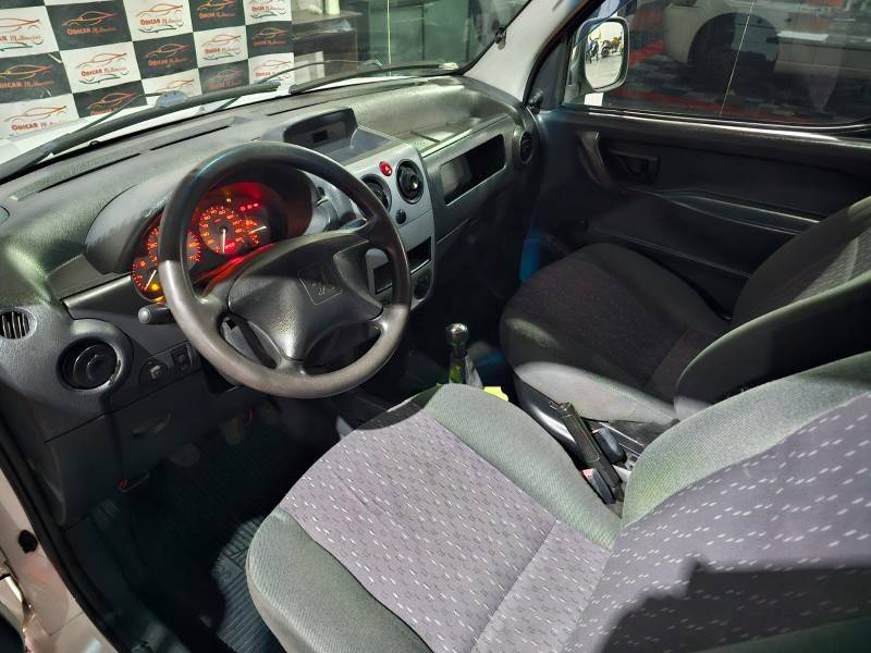 PEUGEOT - PARTNER - 2011/2011 - Branca - R$ 29.900,00