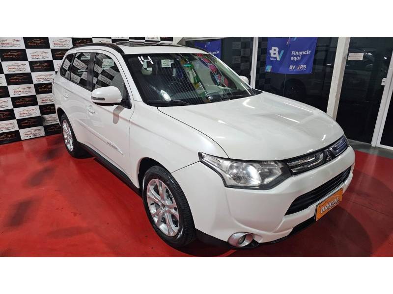 MITSUBISHI - OUTLANDER - 2013/2014 - Branca - R$ 70.900,00