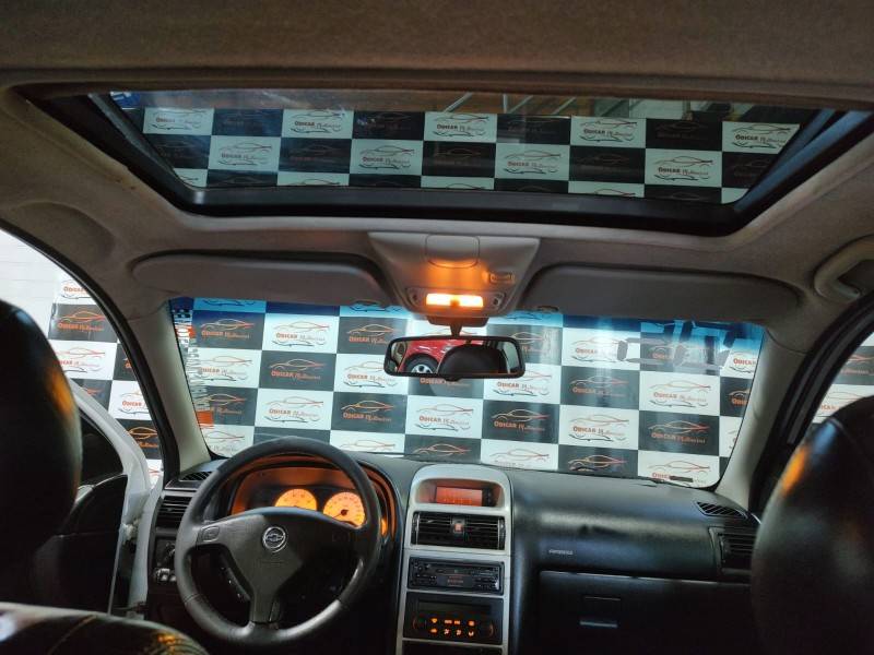 CHEVROLET - ASTRA - 2004/2005 - Branca - R$ 31.900,00