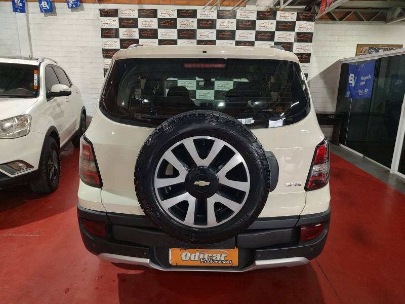 CHEVROLET - SPIN - 2016/2017 - Branca - R$ 64.900,00