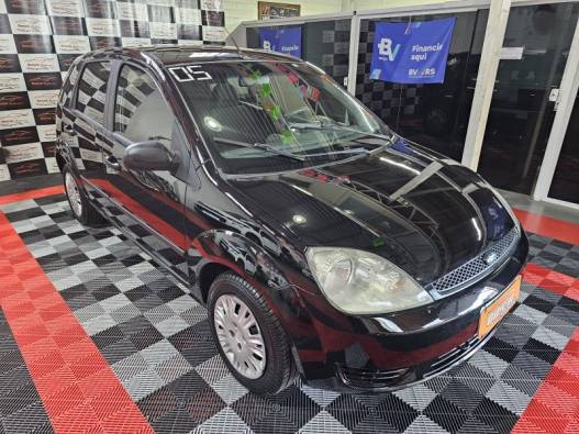 FORD - FIESTA - 2005/2005 - Preta - R$ 21.900,00