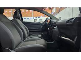 VOLKSWAGEN - FOX - 2007/2008 - Preta - R$ 20.900,00